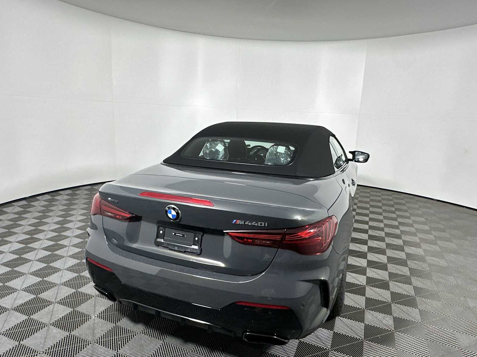 New 2026 BMW 440i xDrive Convertible w/ Premium Package image 9