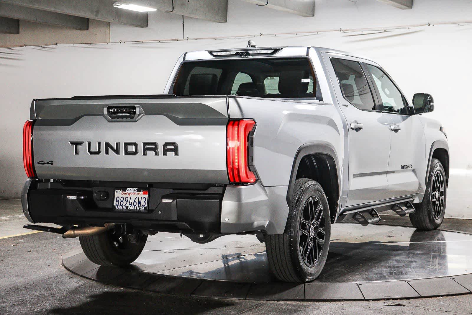 Used 2024 Toyota Tundra Limited AWD/4WD image 10