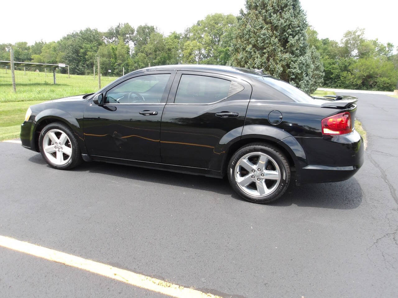Used 2013 Dodge Avenger SXT FWD image 10