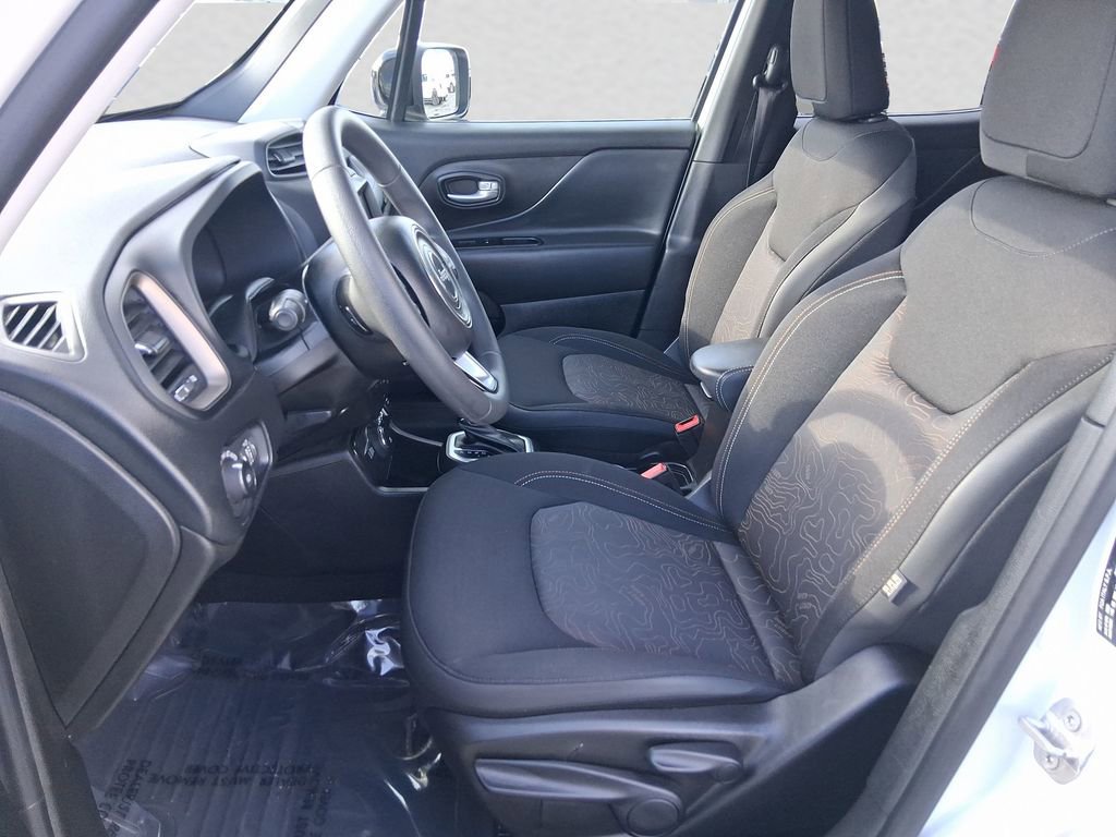Used 2023 Jeep Renegade Latitude AWD/4WD image 9