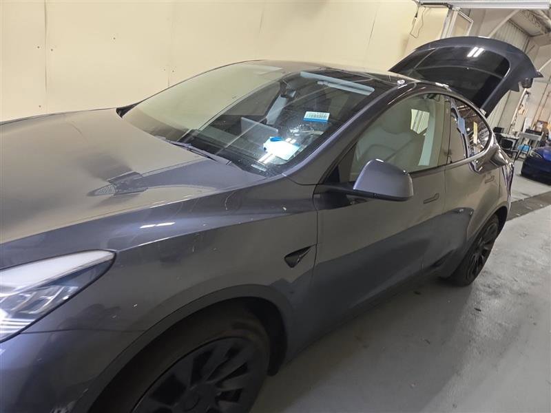 Used 2023 Tesla Model Y Long Range AWD/4WD image 3
