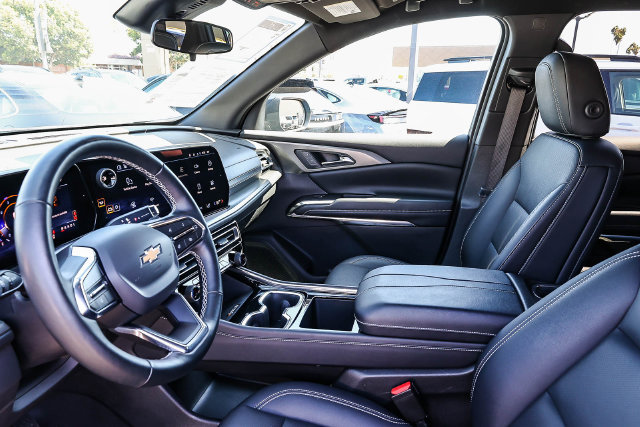 Used 2025 Chevrolet Traverse LT AWD/4WD image 20