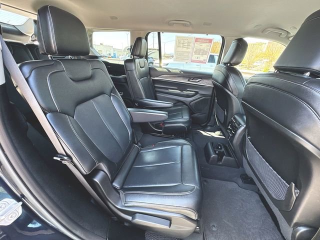 Used 2023 Jeep Grand Cherokee L Limited w/ Luxury Tech Group II AWD/4WD image 26