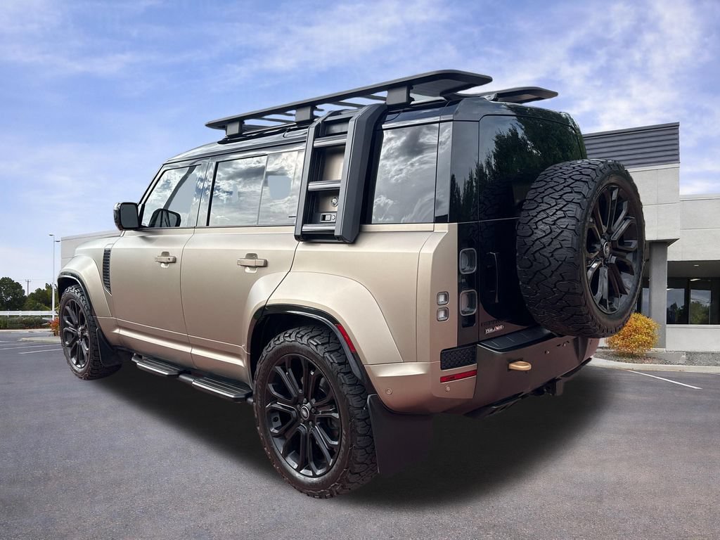 Used 2025 Land Rover Defender 110 AWD/4WD image 6