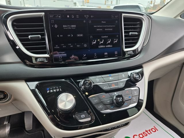 Used 2022 Chrysler Pacifica Touring-L FWD image 29