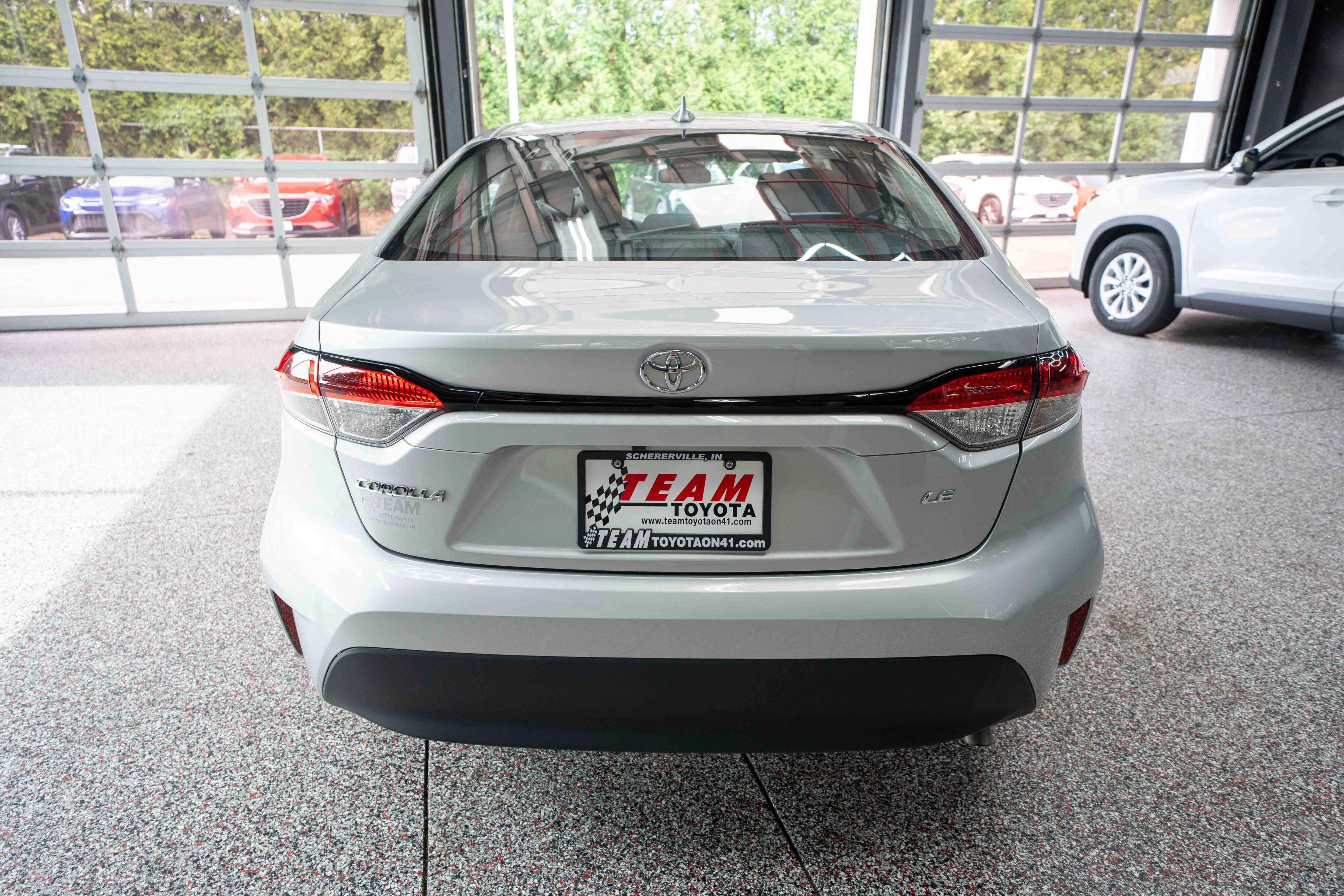 Used 2025 Toyota Corolla LE FWD image 3