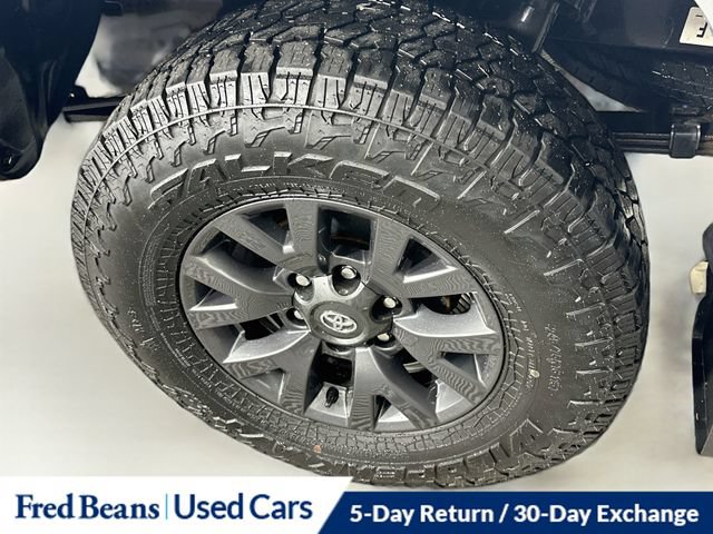 Used 2022 Toyota Tacoma SR5 AWD/4WD image 34