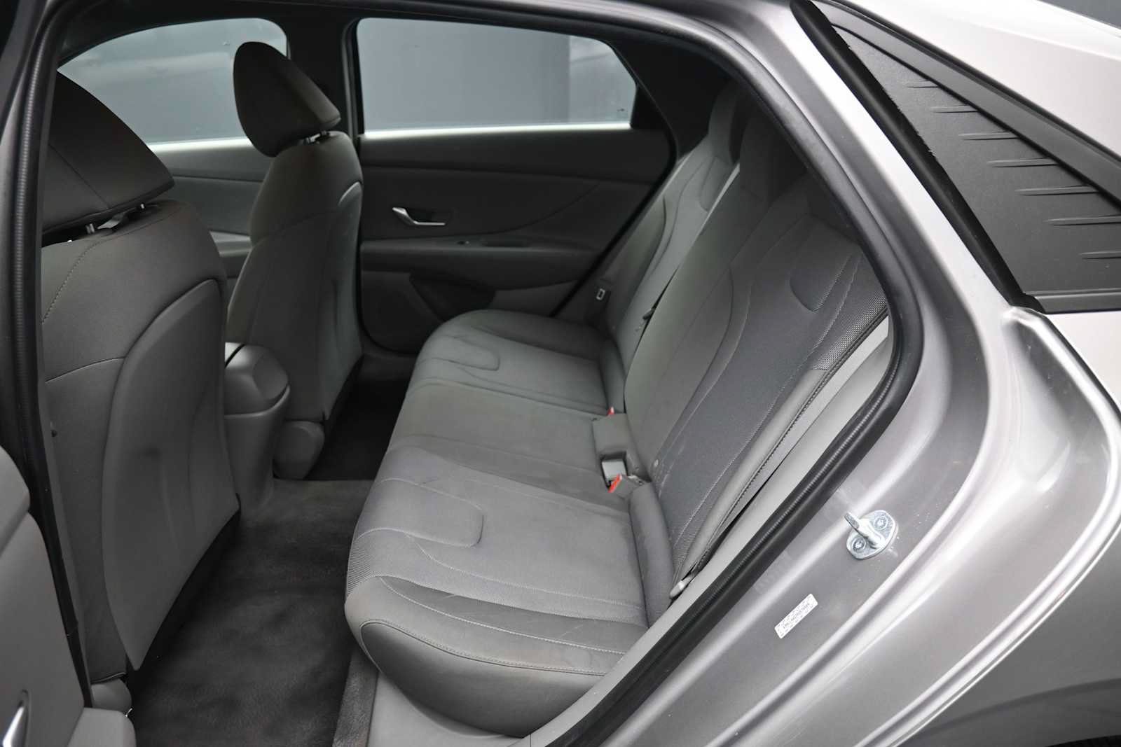 Certified 2023 Hyundai Elantra SE FWD image 19