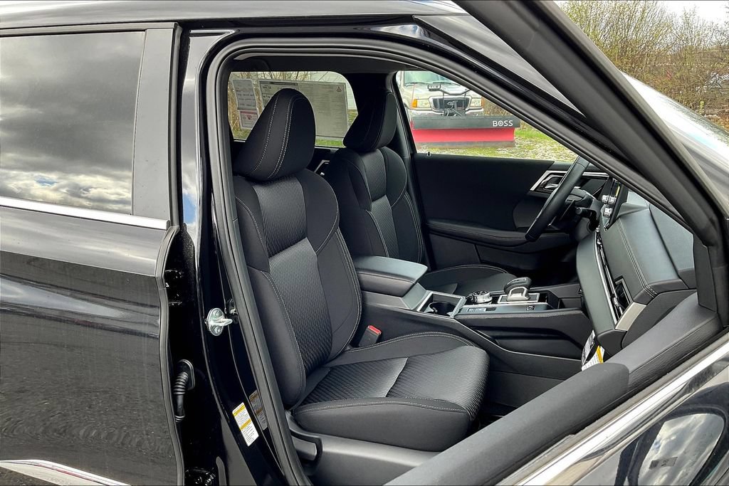New 2025 Mitsubishi Outlander ES AWD/4WD image 8