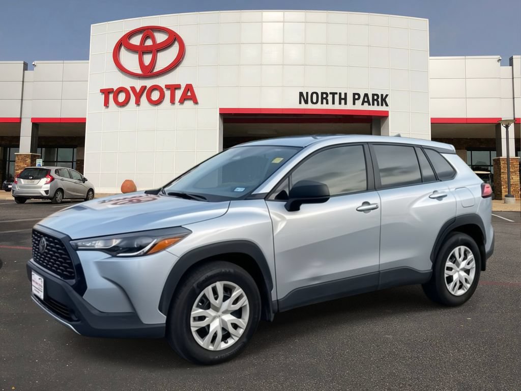 Used 2025 Toyota Corolla Cross L FWD image 1