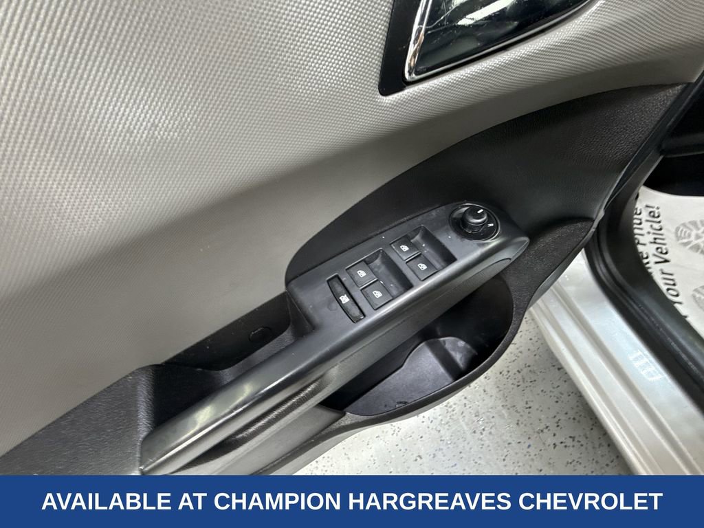 Used 2015 Chevrolet Sonic LTZ image 32