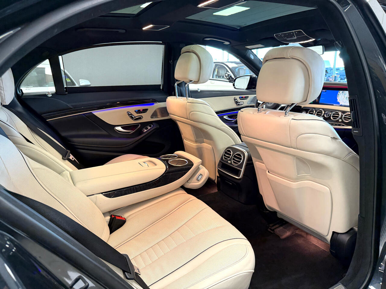 Used 2018 Mercedes-Benz S 560 4MATIC Sedan image 32