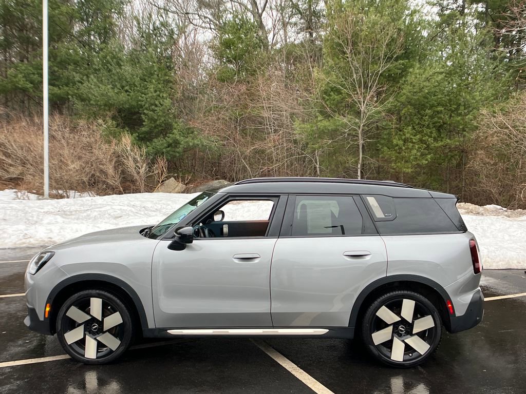 Used 2025 MINI Cooper Countryman S w/ Comfort Package Max image 2