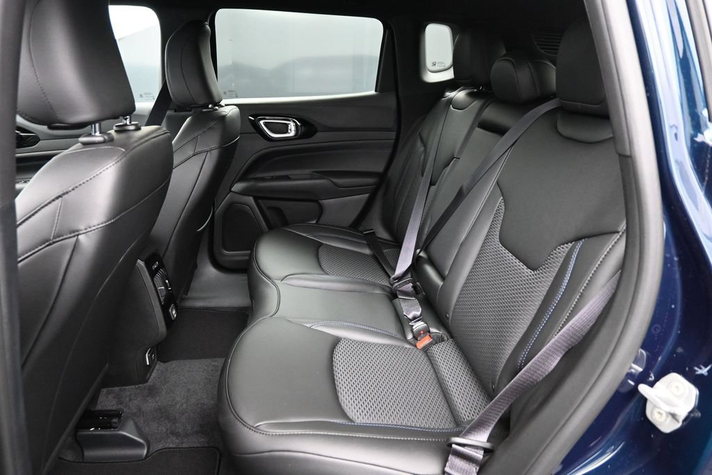 New 2026 Jeep Compass Latitude AWD/4WD image 18