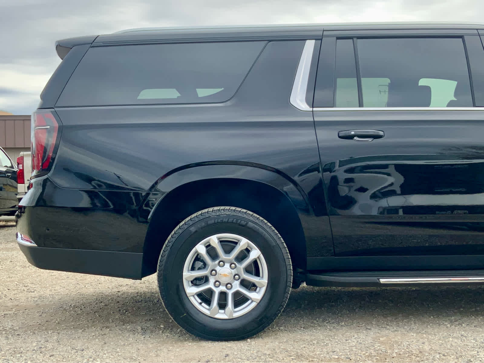 New 2026 Chevrolet Suburban LS image 11