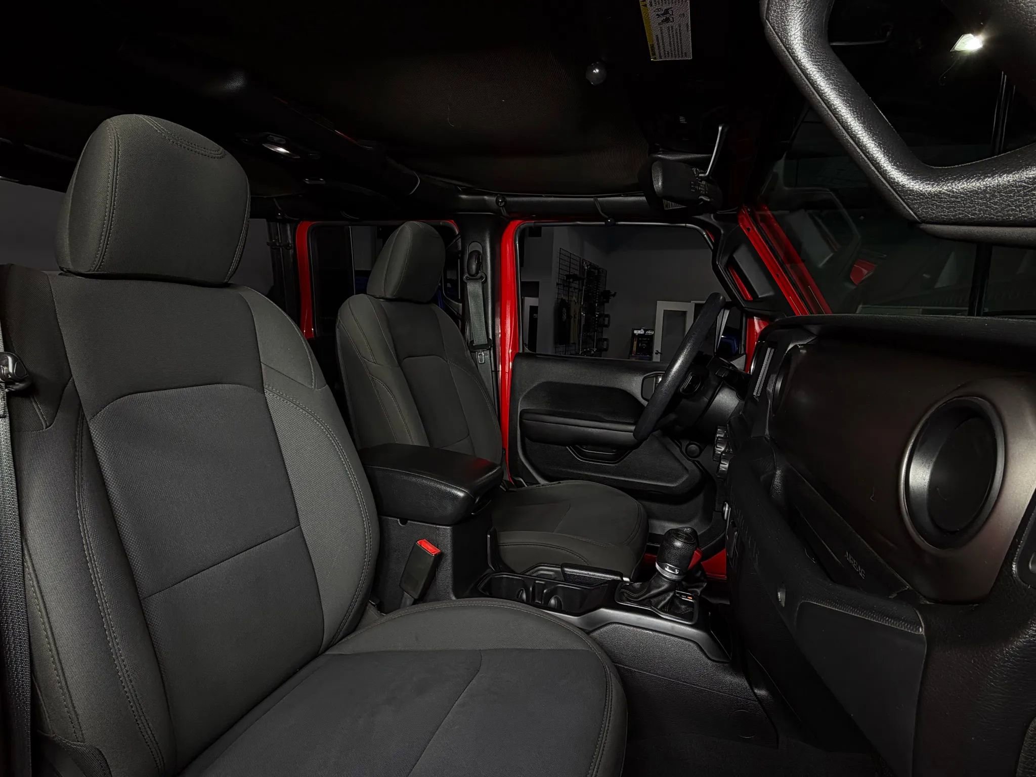 Used 2018 Jeep Wrangler Unlimited Sport image 27