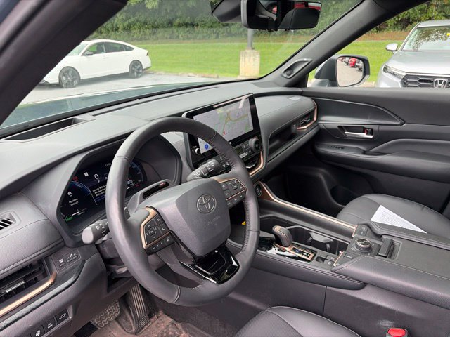 Used 2025 Toyota Grand Highlander AWD Hybrid image 15