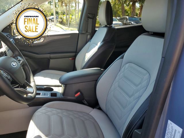 Used 2024 Ford Escape Platinum w/ Premium Technology Package image 16