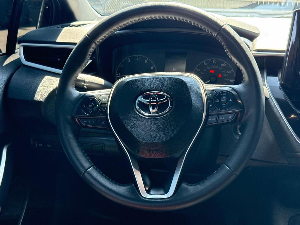 Used 2025 Toyota Corolla SE image 14