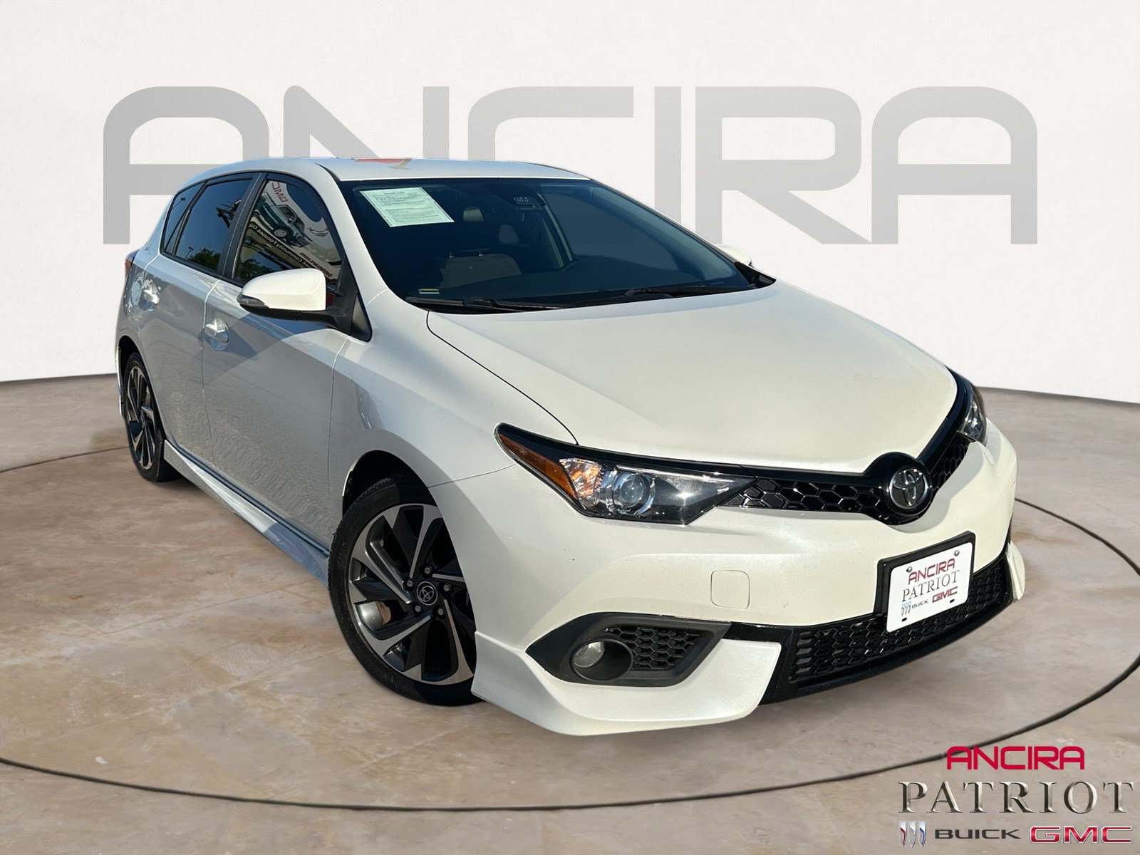 Used 2018 Toyota Corolla iM FWD image 1
