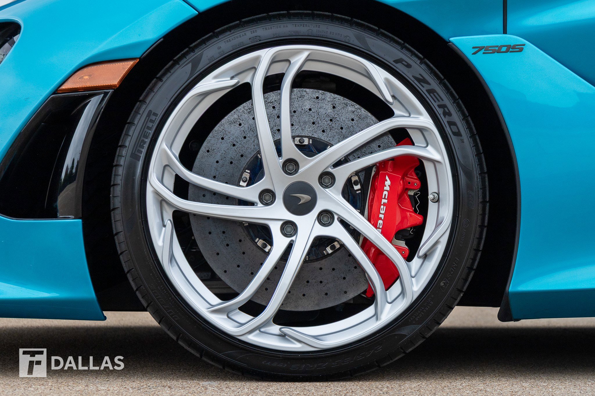 Used 2025 McLaren 750S Spider image 8