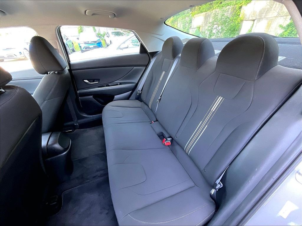 Used 2023 Hyundai Elantra SEL w/ Convenience Package FWD image 15