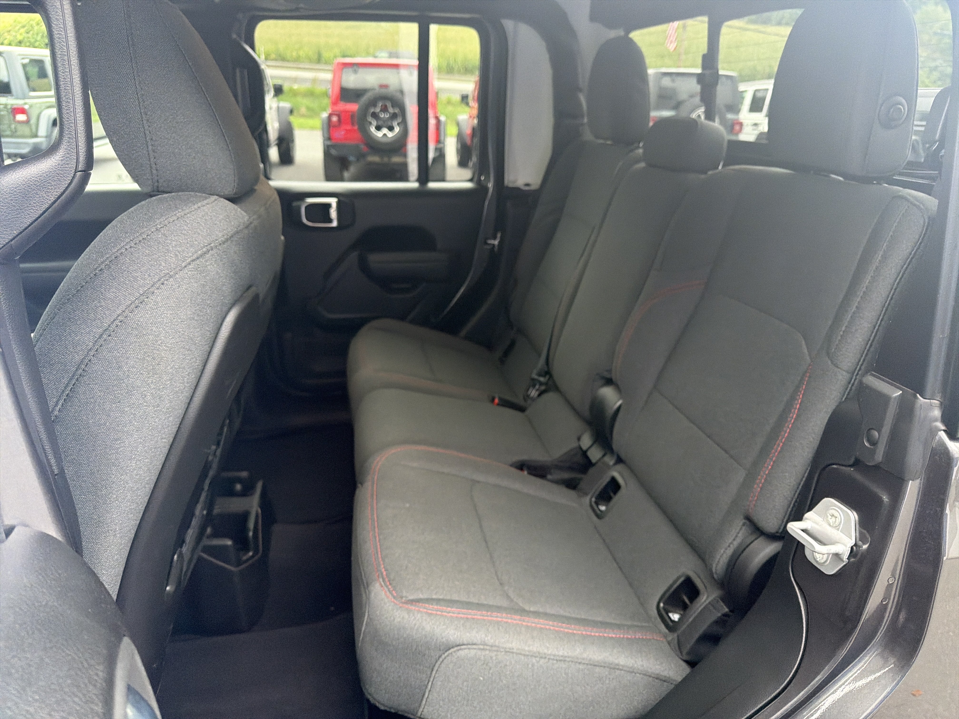 Used 2026 Jeep Gladiator Rubicon AWD/4WD image 13