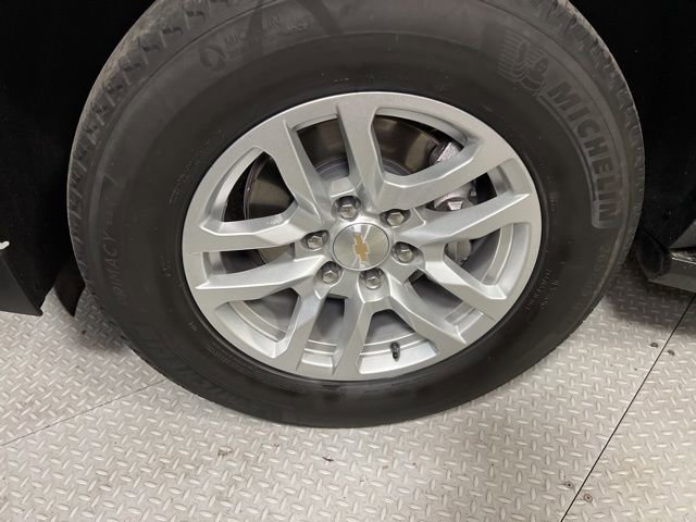 Used 2024 Chevrolet Suburban LT AWD/4WD image 18