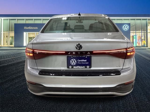 Used 2025 Volkswagen Jetta SE w/ Sunroof Package image 29