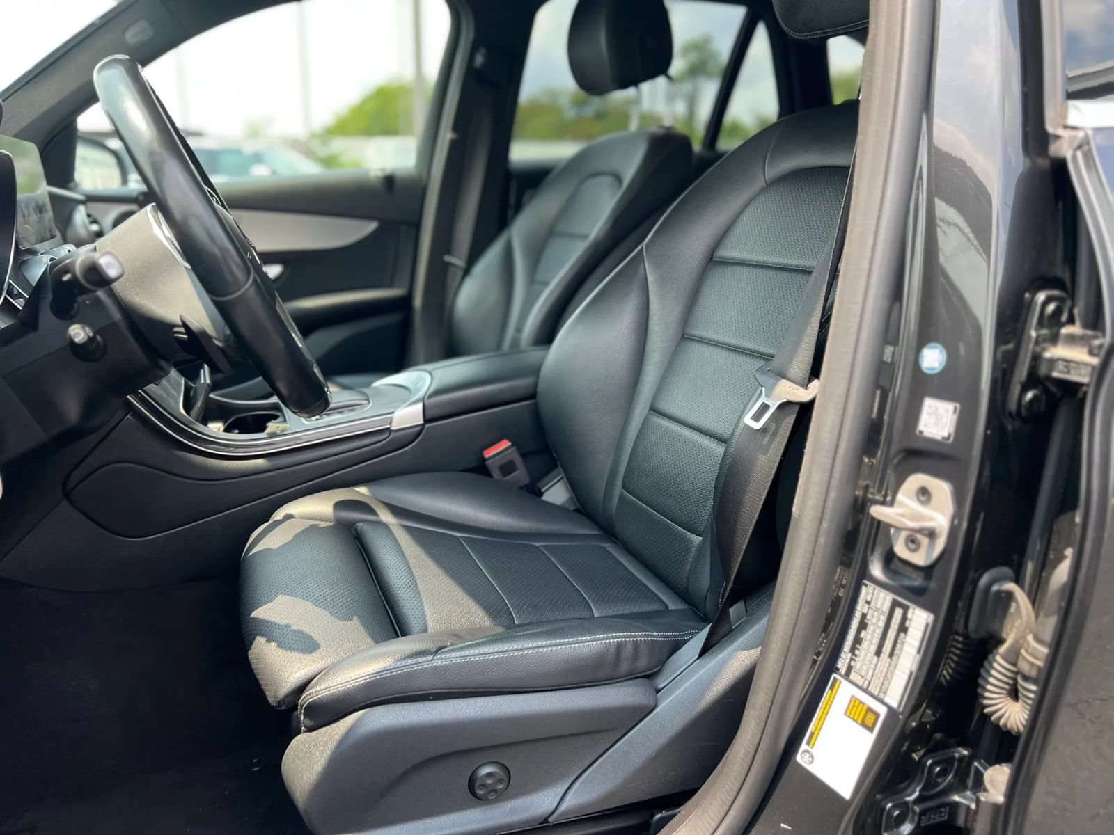 Used 2021 Mercedes-Benz GLC 300 4MATIC w/ Driver Assistance Package image 8