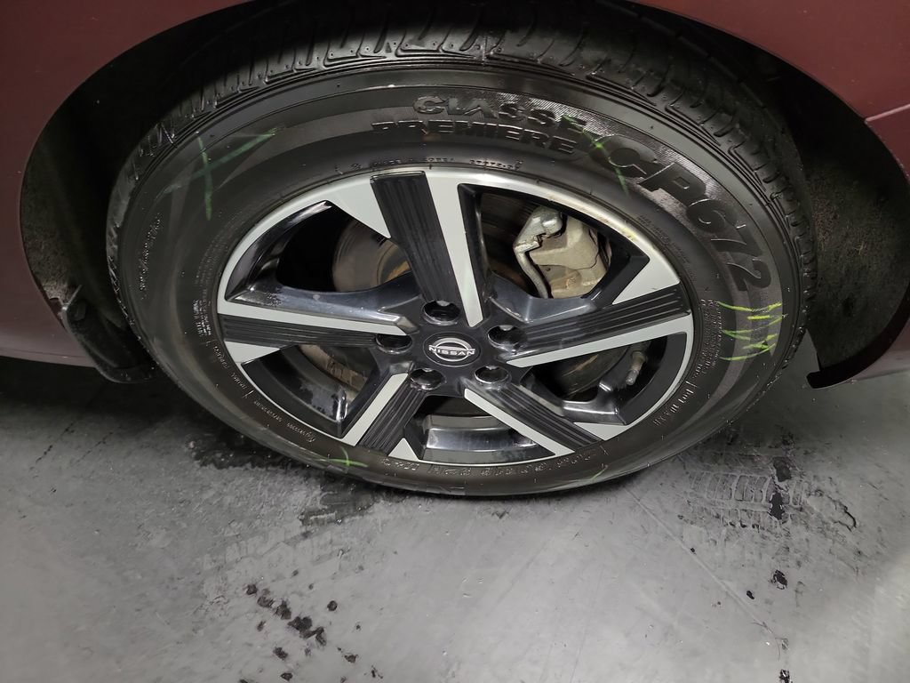 Used 2024 Nissan Sentra SV FWD image 12