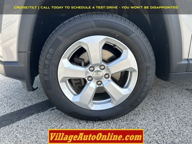 Used 2018 Jeep Compass Latitude w/ Popular Equipment Group AWD/4WD image 8
