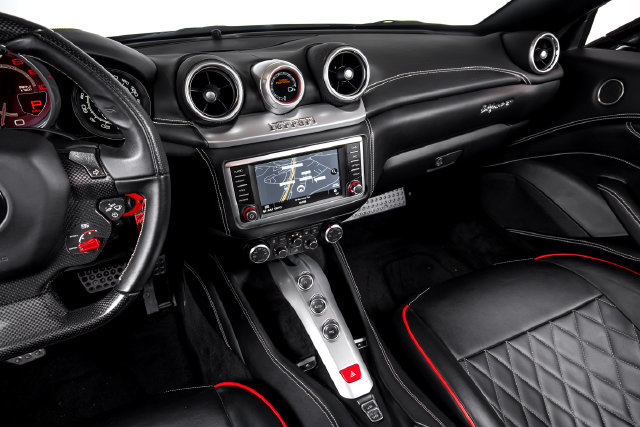 Used 2015 Ferrari California T RWD image 32