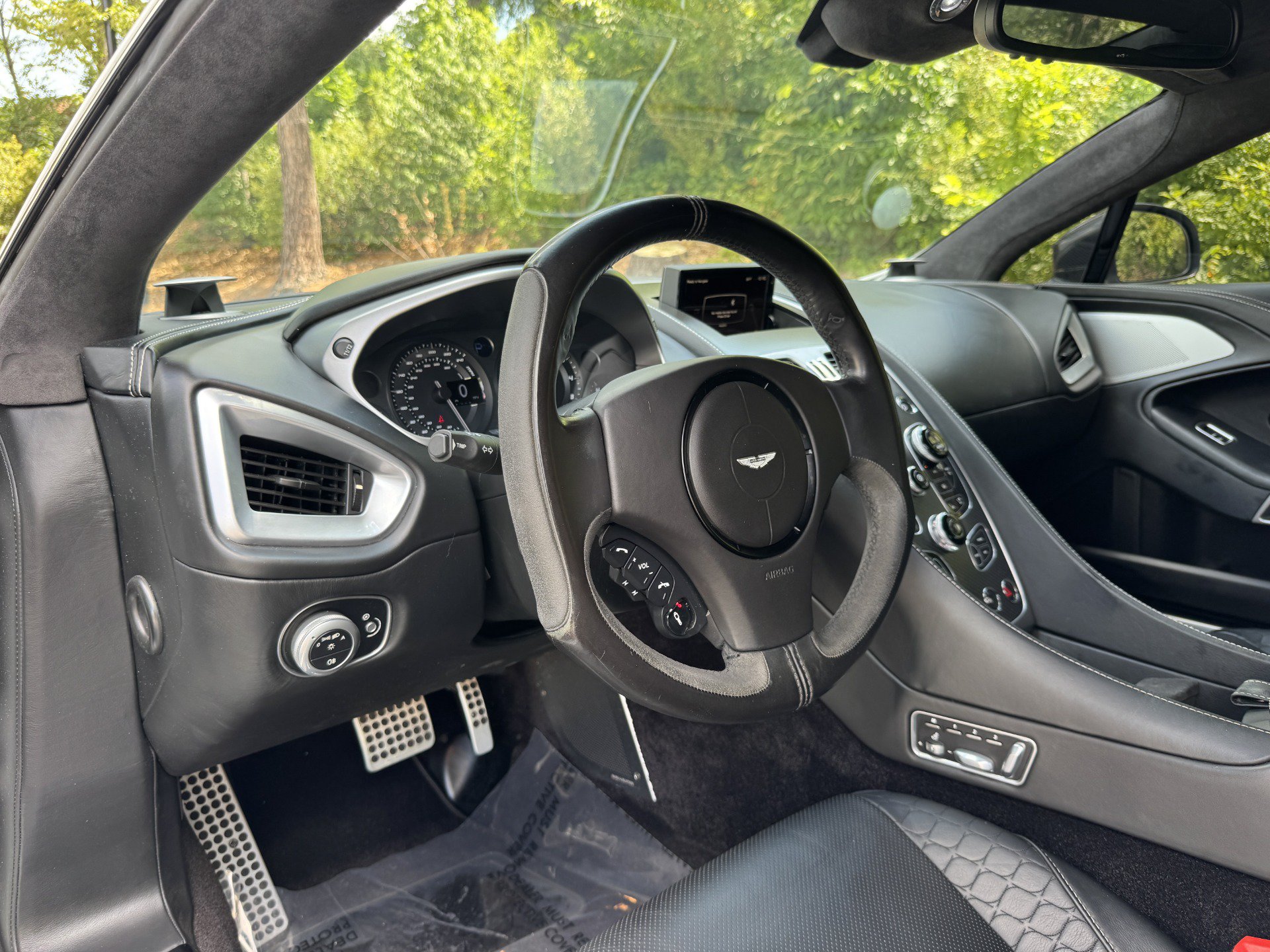 Used 2014 Aston Martin Vanquish Coupe RWD image 38