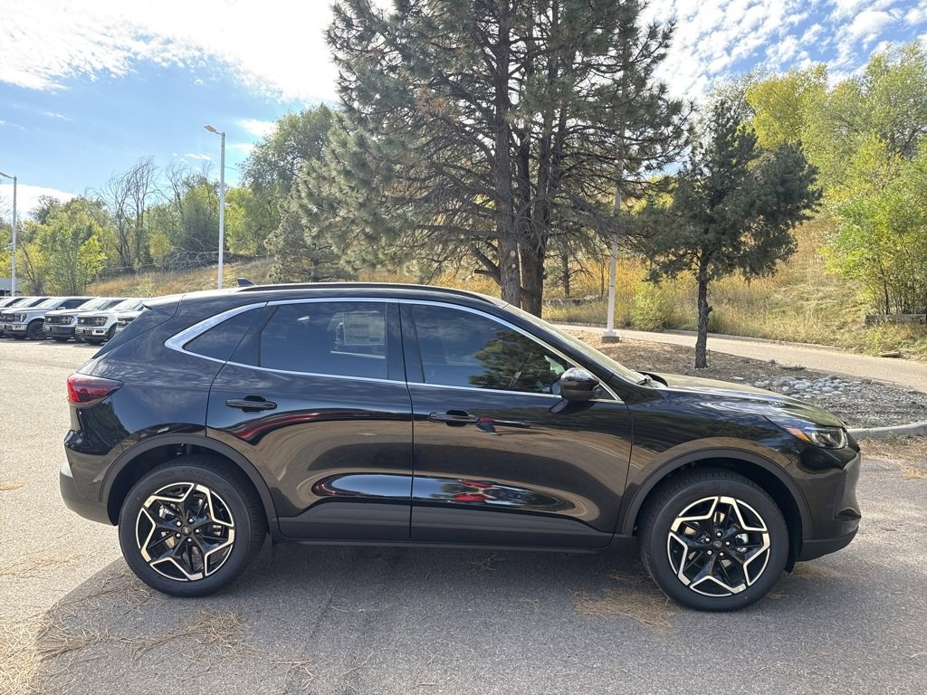 New 2026 Ford Escape Platinum image 4