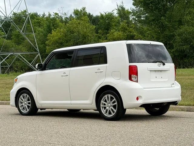 Used 2012 Scion xB FWD image 10