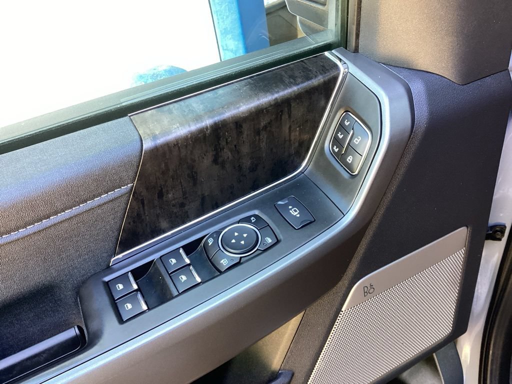 Used 2025 Ford F250 Lariat w/ Black Appearance Package AWD/4WD image 74