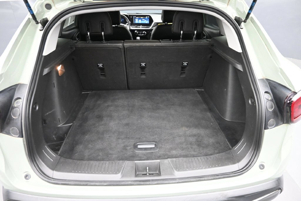 Used 2024 Chevrolet Trax ACTIV w/ Sunroof Package FWD image 11