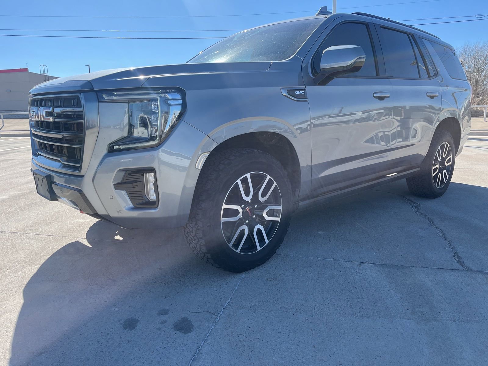 Used 2023 GMC Yukon AT4 image 3