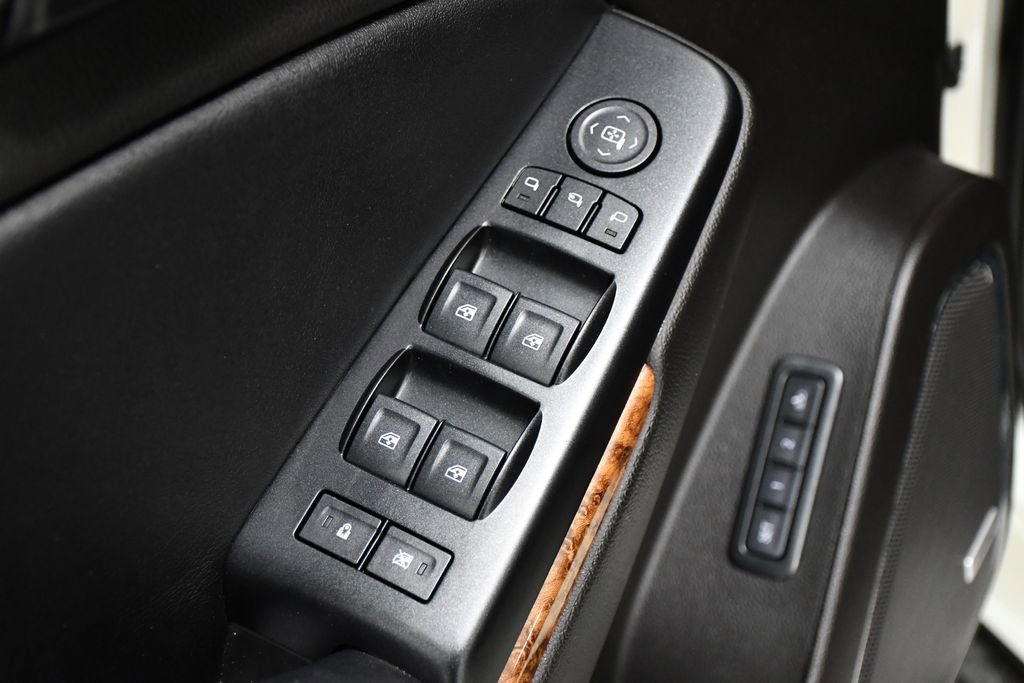 Used 2015 Chevrolet Tahoe LTZ AWD/4WD image 18