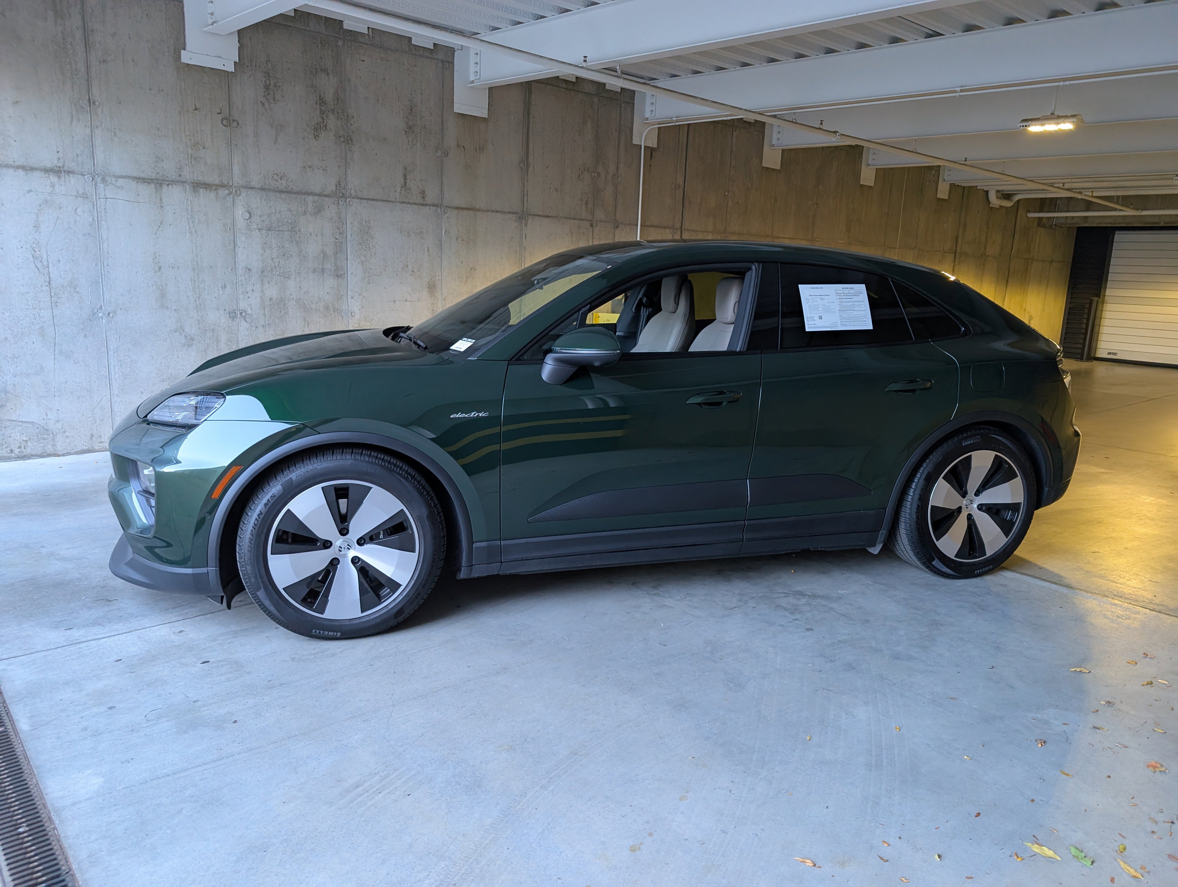 Used 2025 Porsche Macan Electric image 2