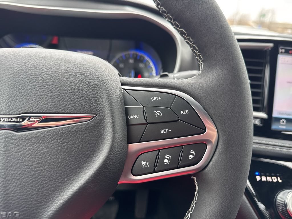 New 2026 Chrysler Pacifica Select AWD/4WD image 7