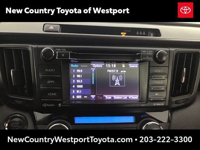 Used 2018 Toyota RAV4 SE image 15