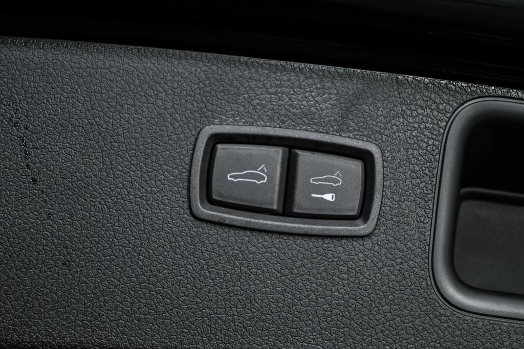 New 2026 Porsche Macan image 32