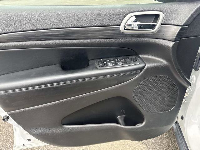 Used 2020 Jeep Grand Cherokee Laredo image 15