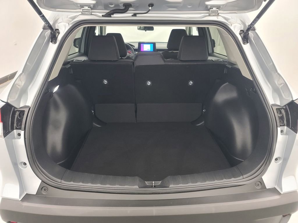 Used 2025 Toyota Corolla Cross LE image 18