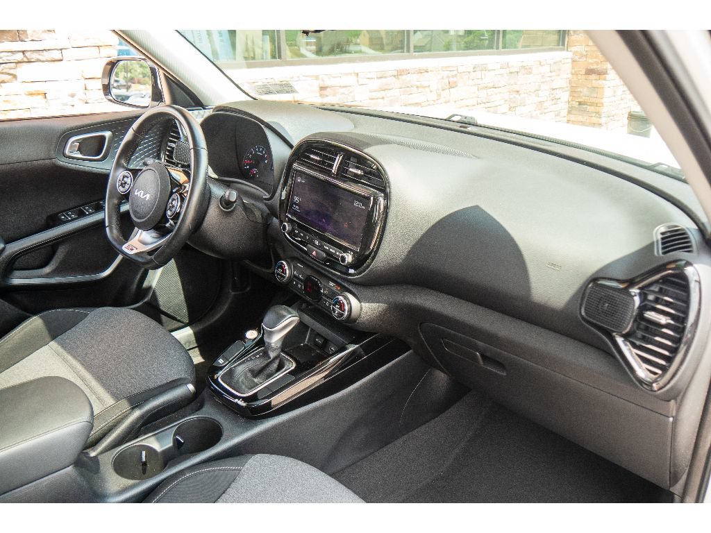 Used 2022 Kia Soul GT-Line FWD image 15