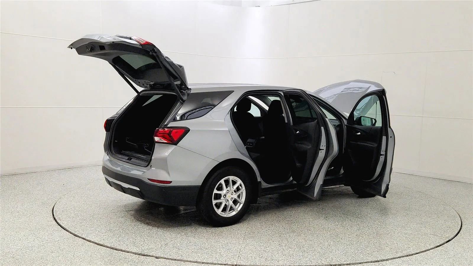 Used 2024 Chevrolet Equinox LT w/ LPO, Floor Liner Package image 12