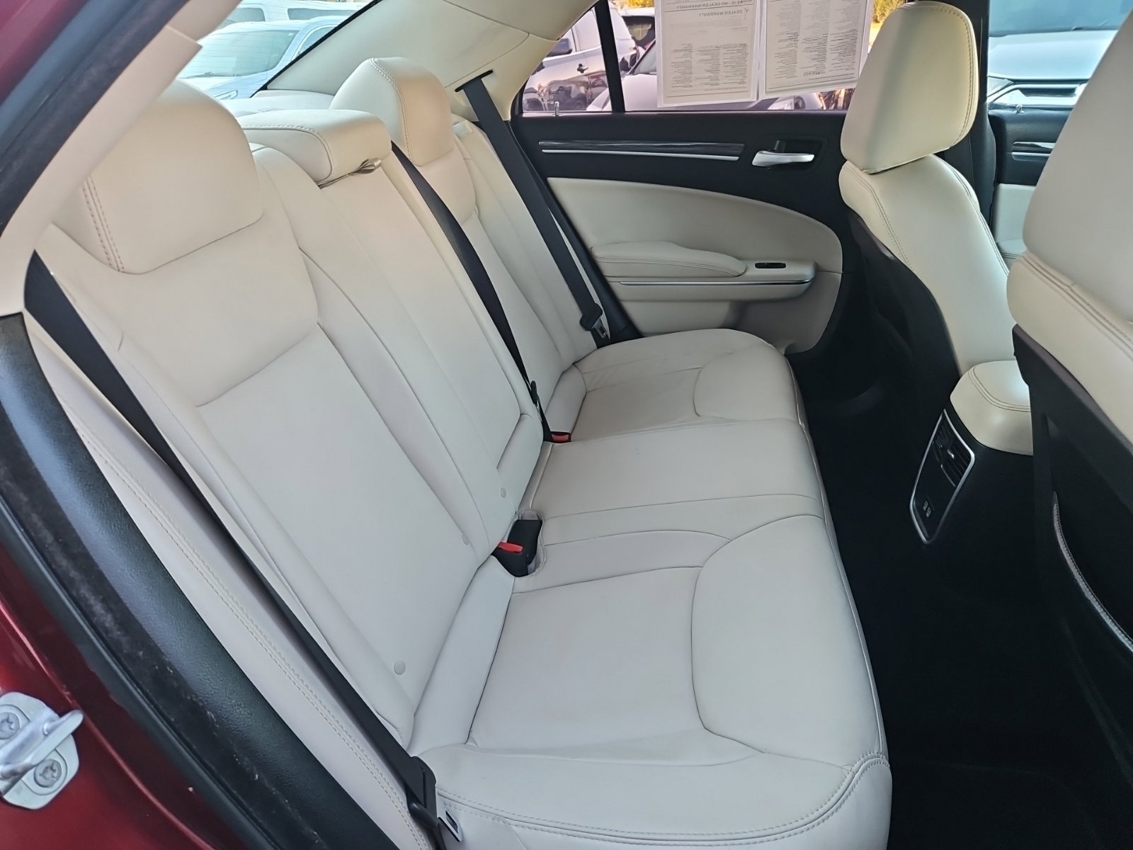 Used 2016 Chrysler 300 Limited RWD image 17