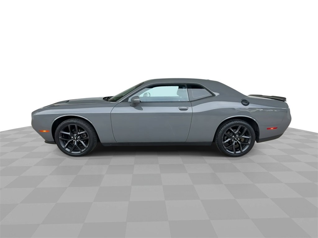 Used 2019 Dodge Challenger SXT w/ Blacktop Package image 5